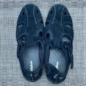 Cobbie Cuddlers Black Sandals with Velcro Strap and Textured Sole